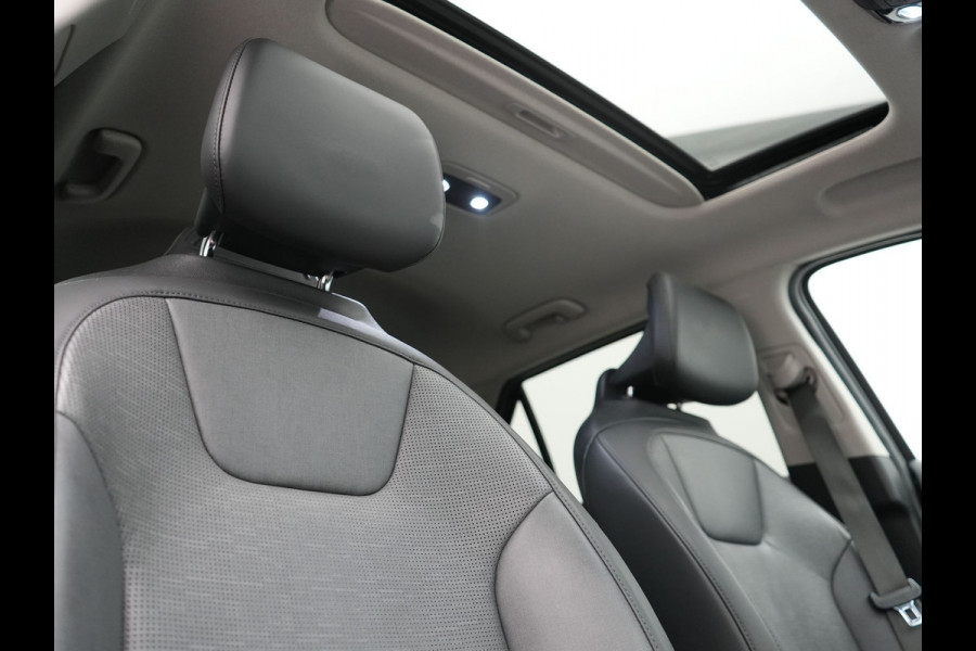 Kia Niro 1.6 GDi Hybrid ExecutiveLine 149pk | Trekhaak | Panodak | Adaptive Cruise | Head Up | Camera | Lederen Sportstoelen Memory & Ventilatie | Keyless | Apple Carplay | Stoel & Stuurverwarming | Virtual | Navigatie | DAB | 18"L.M |