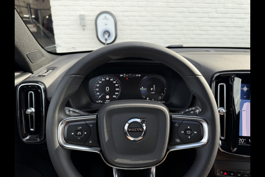 Volvo XC40 1.5 T4 Plug-in hybrid Plus Dark | Pano | Trekhaak | Pilot Assist | 360* Camera | 19 inch