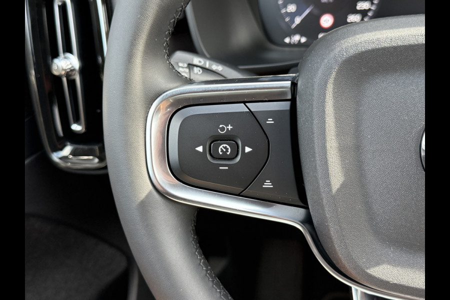 Volvo XC40 1.5 T4 Plug-in hybrid Plus Dark | Pano | Trekhaak | Pilot Assist | 360* Camera | 19 inch