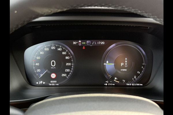 Volvo XC40 1.5 T4 Plug-in hybrid Plus Dark | Pano | Trekhaak | Pilot Assist | 360* Camera | 19 inch