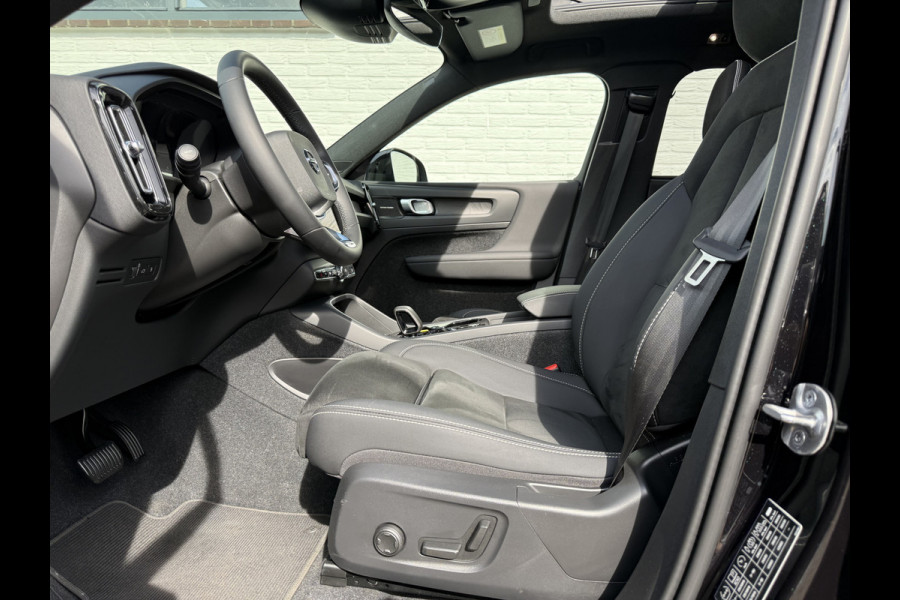 Volvo XC40 1.5 T4 Plug-in hybrid Plus Dark | Pano | Trekhaak | Pilot Assist | 360* Camera | 19 inch