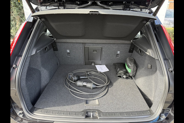 Volvo XC40 1.5 T4 Plug-in hybrid Plus Dark | Pano | Trekhaak | Pilot Assist | 360* Camera | 19 inch