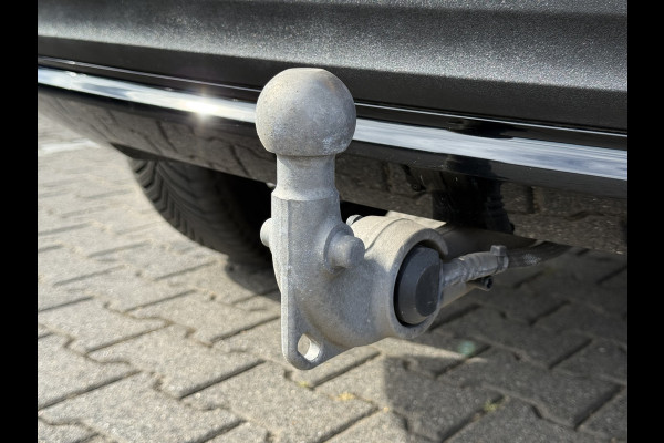 Volvo XC40 1.5 T4 Plug-in hybrid Plus Dark | Pano | Trekhaak | Pilot Assist | 360* Camera | 19 inch
