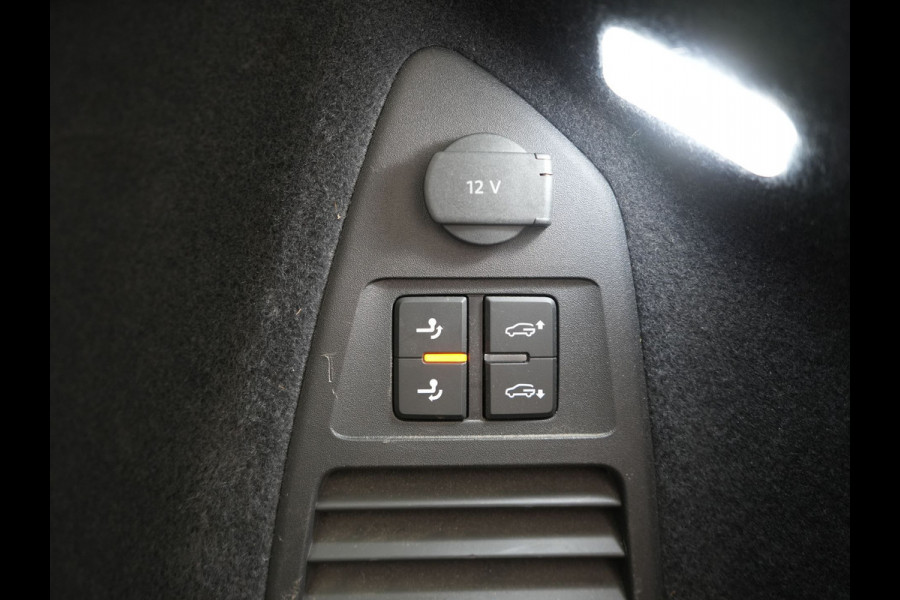 Volkswagen Touareg 3.0 TSi eHybrid 4MOTION PHEV 381pk Dealer O.H | Luchtvering | Trekhaak Af Fabriek | Panodak | Adaptive Cruise | Matrix LED | Lederen Sportstoelen Memory & Verwarmd | Keyless | Apple Carplay | Virtual | Navigatie | DAB | 21"L.M | Plug In Hybrid |