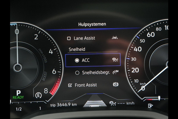 Volkswagen Touareg 3.0 TSi eHybrid 4MOTION PHEV 381pk Dealer O.H | Luchtvering | Trekhaak Af Fabriek | Panodak | Adaptive Cruise | Matrix LED | Lederen Sportstoelen Memory & Verwarmd | Keyless | Apple Carplay | Virtual | Navigatie | DAB | 21"L.M | Plug In Hybrid |
