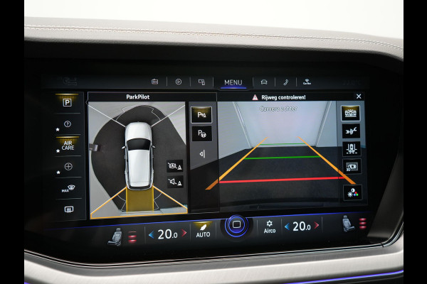 Volkswagen Touareg 3.0 TSi eHybrid 4MOTION PHEV 381pk Dealer O.H | Luchtvering | Trekhaak Af Fabriek | Panodak | Adaptive Cruise | Matrix LED | Lederen Sportstoelen Memory & Verwarmd | Keyless | Apple Carplay | Virtual | Navigatie | DAB | 21"L.M | Plug In Hybrid |