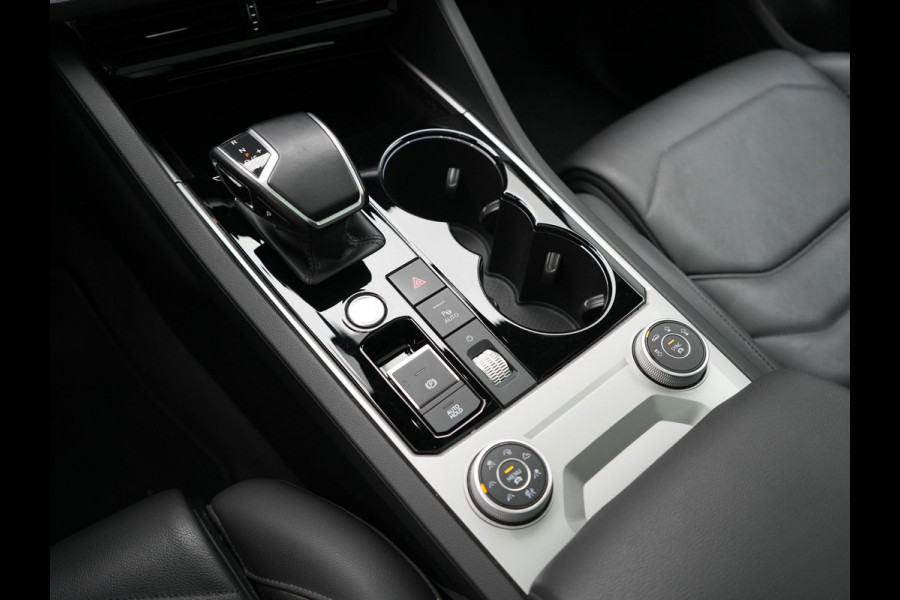 Volkswagen Touareg 3.0 TSi eHybrid 4MOTION PHEV 381pk Dealer O.H | Luchtvering | Trekhaak Af Fabriek | Panodak | Adaptive Cruise | Matrix LED | Lederen Sportstoelen Memory & Verwarmd | Keyless | Apple Carplay | Virtual | Navigatie | DAB | 21"L.M | Plug In Hybrid |