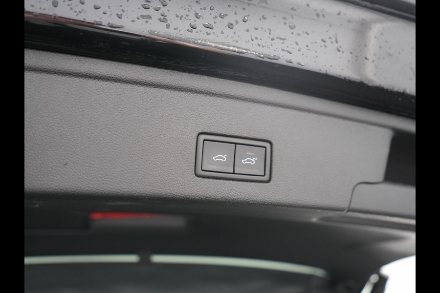 Volkswagen Touareg 3.0 TSi eHybrid 4MOTION PHEV 381pk Dealer O.H | Luchtvering | Trekhaak Af Fabriek | Panodak | Adaptive Cruise | Matrix LED | Lederen Sportstoelen Memory & Verwarmd | Keyless | Apple Carplay | Virtual | Navigatie | DAB | 21"L.M | Plug In Hybrid |
