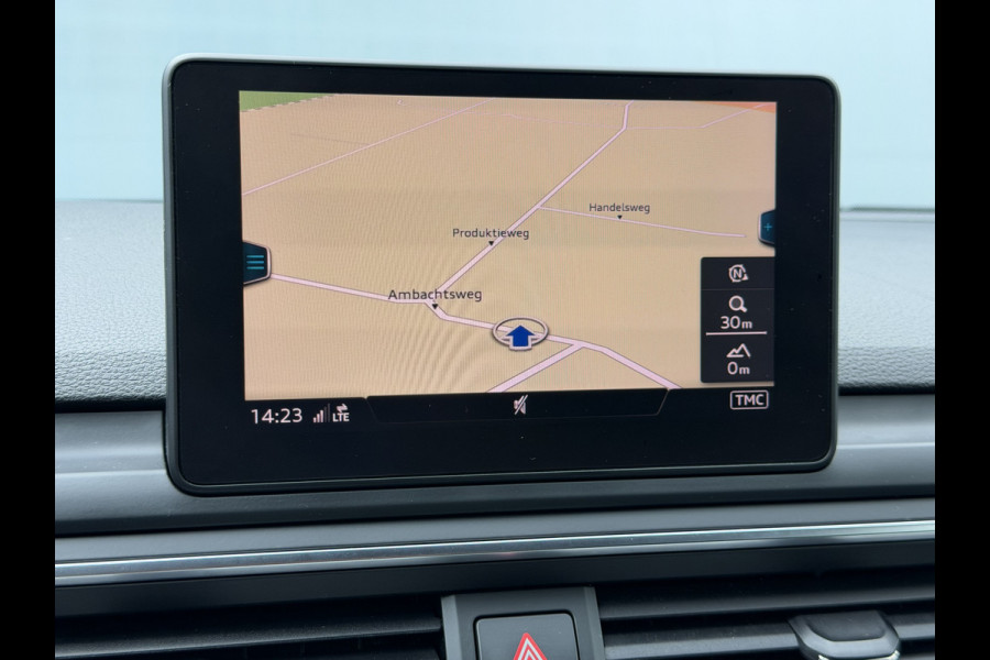 Audi A4 Avant BWJ 2018 | 1.4TFSI 150PK Sport Lease Ed | TREKHAAK | SPORTSTOELEN | NAVI | CLIMA | PDC | CRUISE |