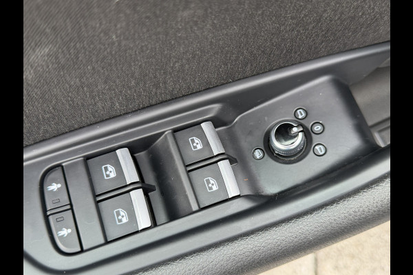 Audi A4 Avant BWJ 2018 | 1.4TFSI 150PK Sport Lease Ed | TREKHAAK | SPORTSTOELEN | NAVI | CLIMA | PDC | CRUISE |