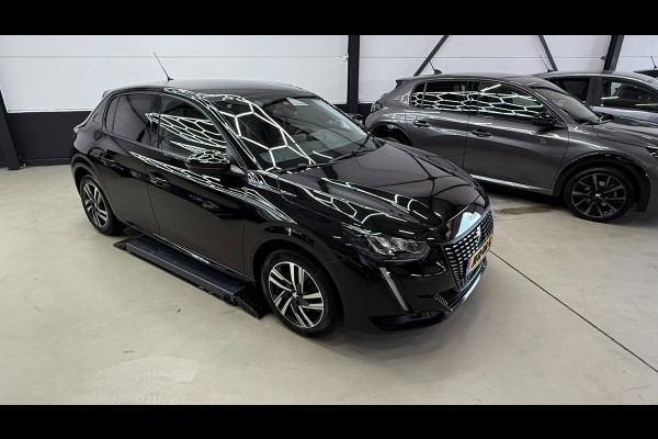 Peugeot 208 1.2 Allure panorama, 3D virtual display, Apple carplay cruise control