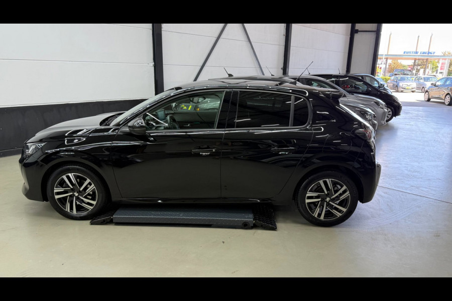 Peugeot 208 1.2 Allure panorama, 3D virtual display, Apple carplay cruise control