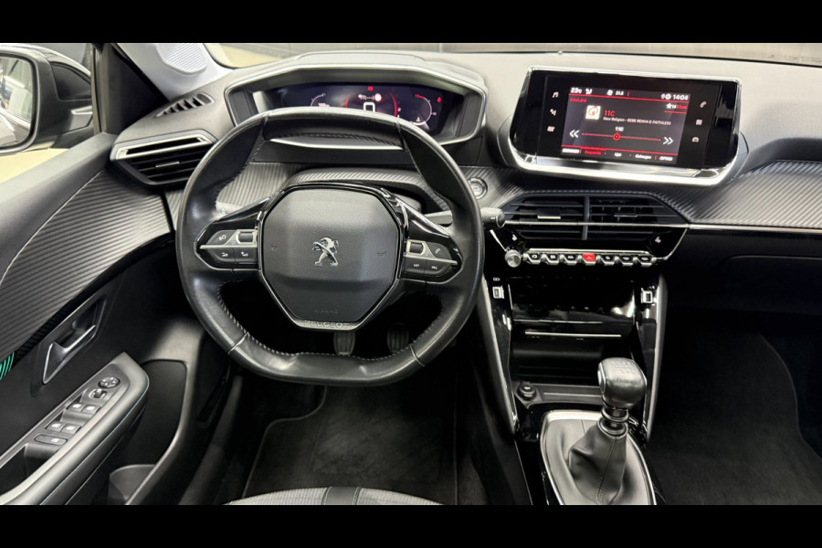 Peugeot 208 1.2 Allure panorama, 3D virtual display, Apple carplay cruise control