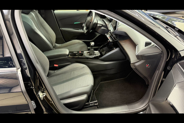 Peugeot 208 1.2 Allure panorama, 3D virtual display, Apple carplay cruise control