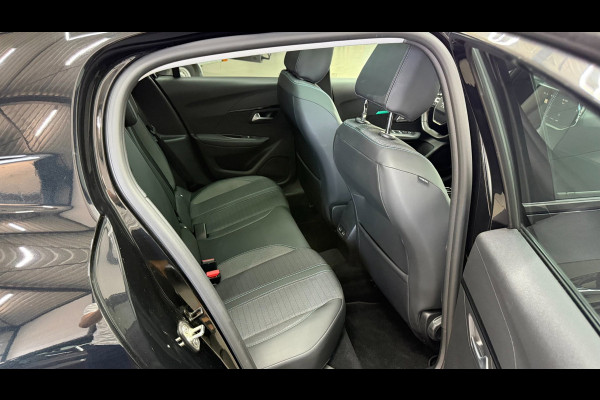 Peugeot 208 1.2 Allure panorama, 3D virtual display, Apple carplay cruise control