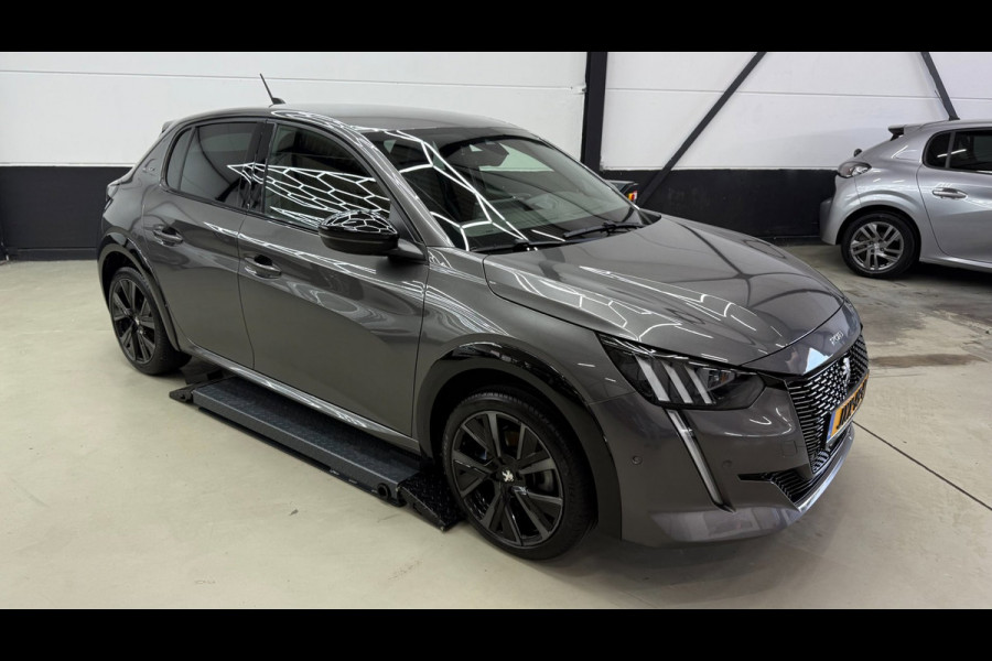 Peugeot 208 1.2 GT 3D virtual display, navigatie groot scherm
