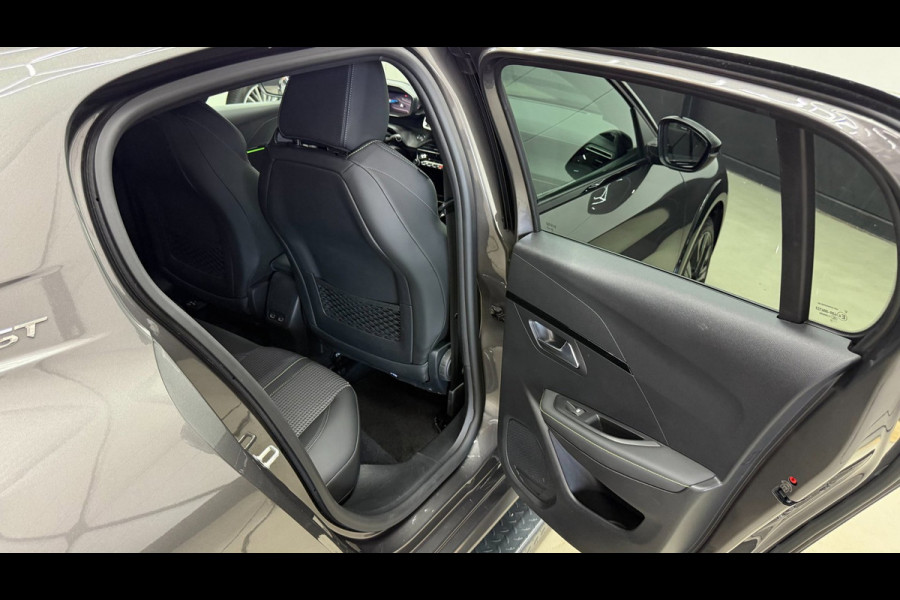 Peugeot 208 1.2 GT 3D virtual display, navigatie groot scherm
