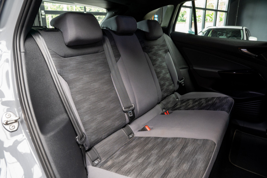 Volkswagen ID.4 Pure Performance Navi Climate Warmtepomp PDC 19" LM velgen Climate  BTW auto!