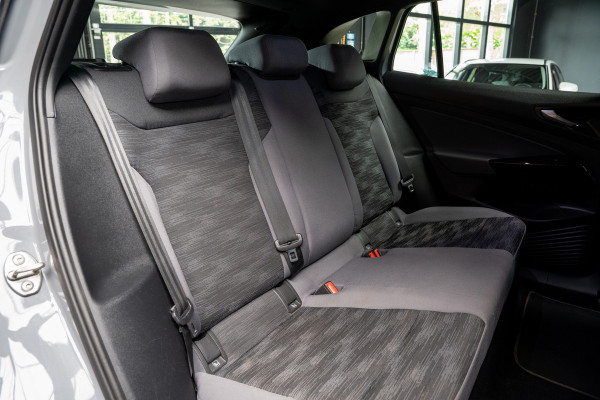Volkswagen ID.4 Pure Performance Navi Climate Warmtepomp PDC 19" LM velgen Climate  BTW auto!
