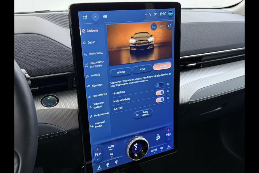 Ford Mustang Mach-E Extended RWD 98kWh SOH 94% Trekhaak Adap.Cruise B&O-Audio Leder 360°Camera Stoel+Stuurverwarming Navi Ecc Apple Carplay A Lmv 18" Privacy Glas Pdc Voorruitverwarming DAB Elek.Achterklep Keyless Dodehoekwaarschuwing 1e Eigenaar 750KG Trekgewicht Origineel Nederlandse Auto