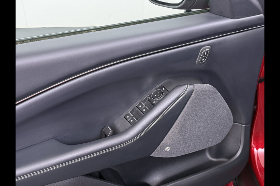 Ford Mustang Mach-E Extended RWD 98kWh SOH 94% Trekhaak Adap.Cruise B&O-Audio Leder 360°Camera Stoel+Stuurverwarming Navi Ecc Apple Carplay A Lmv 18" Privacy Glas Pdc Voorruitverwarming DAB Elek.Achterklep Keyless Dodehoekwaarschuwing 1e Eigenaar 750KG Trekgewicht Origineel Nederlandse Auto