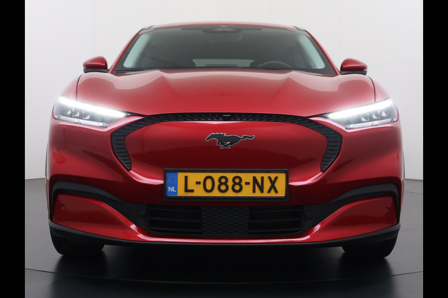 Ford Mustang Mach-E Extended RWD 98kWh SOH 94% Trekhaak Adap.Cruise B&O-Audio Leder 360°Camera Stoel+Stuurverwarming Navi Ecc Apple Carplay A Lmv 18" Privacy Glas Pdc Voorruitverwarming DAB Elek.Achterklep Keyless Dodehoekwaarschuwing 1e Eigenaar 750KG Trekgewicht Origineel Nederlandse Auto