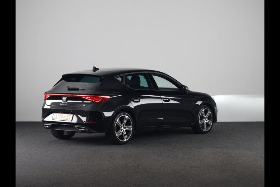 Seat Leon 1.5 eTSI FR Business Intense 150 pk Automaat | Navigatie | Parkeersensoren (Park assist) | Achteruitrijcamera | Elektr. bestuurdersstoel met geheugen | Keyless | Stoel/stuur verwarming |