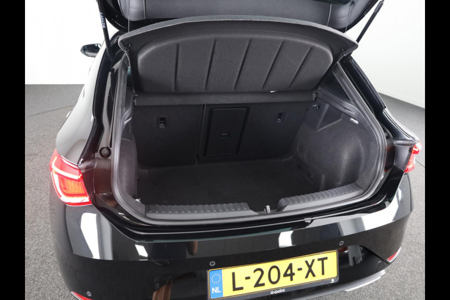 Seat Leon 1.5 eTSI FR Business Intense 150 pk Automaat | Navigatie | Parkeersensoren (Park assist) | Achteruitrijcamera | Elektr. bestuurdersstoel met geheugen | Keyless | Stoel/stuur verwarming |