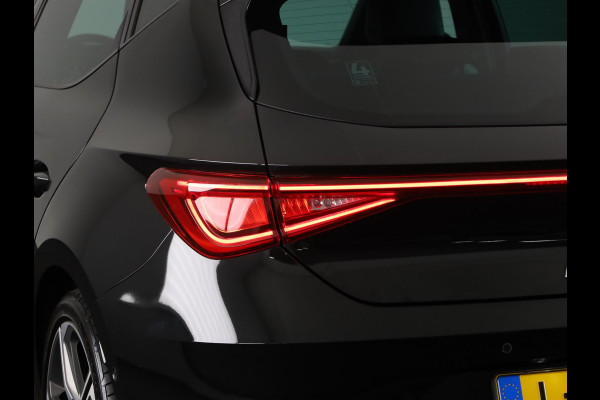Seat Leon 1.5 eTSI FR Business Intense 150 pk Automaat | Navigatie | Parkeersensoren (Park assist) | Achteruitrijcamera | Elektr. bestuurdersstoel met geheugen | Keyless | Stoel/stuur verwarming |