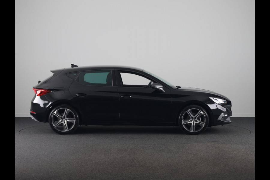 Seat Leon 1.5 eTSI FR Business Intense 150 pk Automaat | Navigatie | Parkeersensoren (Park assist) | Achteruitrijcamera | Elektr. bestuurdersstoel met geheugen | Keyless | Stoel/stuur verwarming |