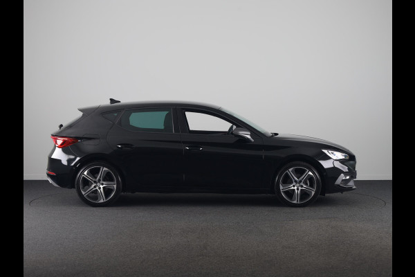 Seat Leon 1.5 eTSI FR Business Intense 150 pk Automaat | Navigatie | Parkeersensoren (Park assist) | Achteruitrijcamera | Elektr. bestuurdersstoel met geheugen | Keyless | Stoel/stuur verwarming |