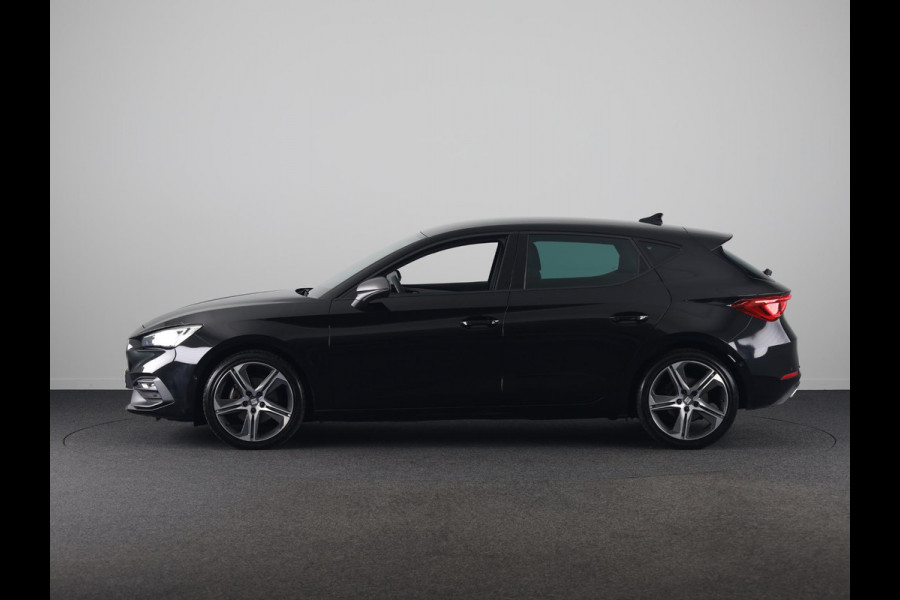 Seat Leon 1.5 eTSI FR Business Intense 150 pk Automaat | Navigatie | Parkeersensoren (Park assist) | Achteruitrijcamera | Elektr. bestuurdersstoel met geheugen | Keyless | Stoel/stuur verwarming |