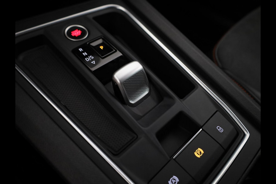 Seat Leon 1.5 eTSI FR Business Intense 150 pk Automaat | Navigatie | Parkeersensoren (Park assist) | Achteruitrijcamera | Elektr. bestuurdersstoel met geheugen | Keyless | Stoel/stuur verwarming |
