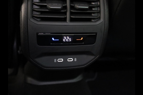 Seat Leon 1.5 eTSI FR Business Intense 150 pk Automaat | Navigatie | Parkeersensoren (Park assist) | Achteruitrijcamera | Elektr. bestuurdersstoel met geheugen | Keyless | Stoel/stuur verwarming |