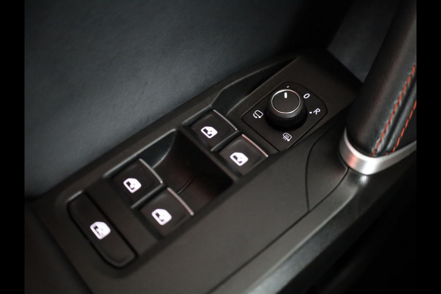 Seat Leon 1.5 eTSI FR Business Intense 150 pk Automaat | Navigatie | Parkeersensoren (Park assist) | Achteruitrijcamera | Elektr. bestuurdersstoel met geheugen | Keyless | Stoel/stuur verwarming |