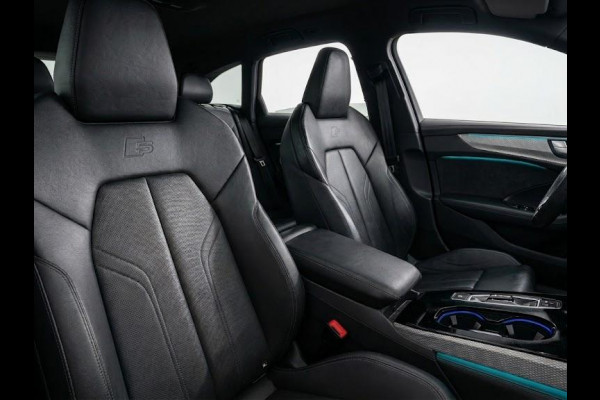 Audi A5 Avant S edition e-hybrid 299 pk | Techniek pakket plus | S line zwart leder-kunstleder | Optiekpakket zwart-glanzend | Trekhaak, elektr. wegklapbaar |