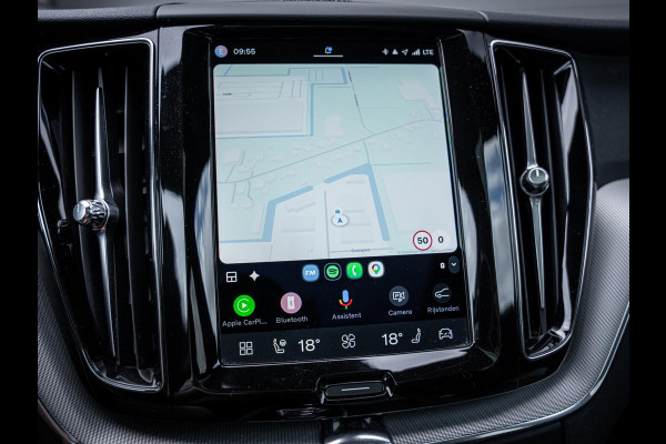 Volvo XC60 2.0 T6 Plug-in hybrid AWD Plus Dark - Long Range l Pano l Trekhaak l 360cam