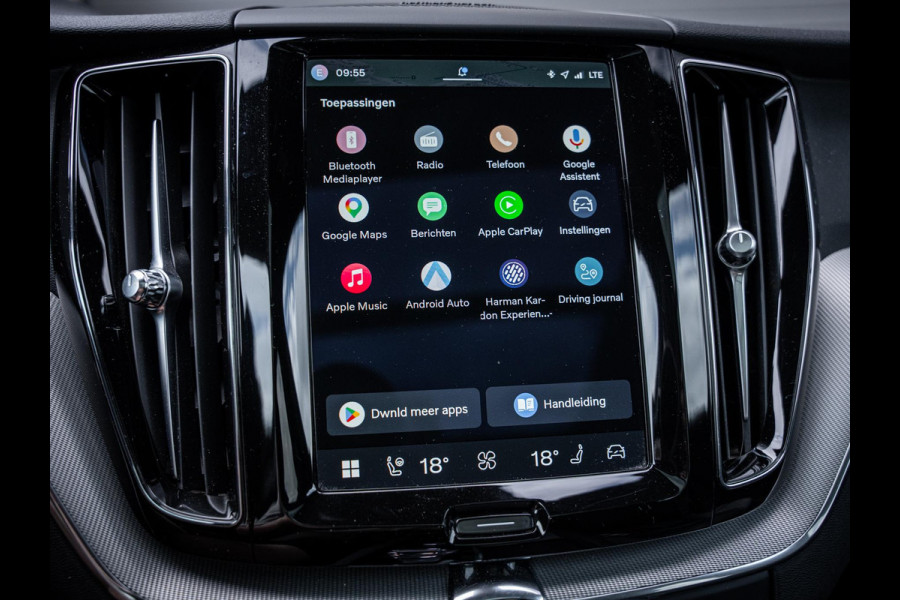 Volvo XC60 2.0 T6 Plug-in hybrid AWD Plus Dark - Long Range l Pano l Trekhaak l 360cam