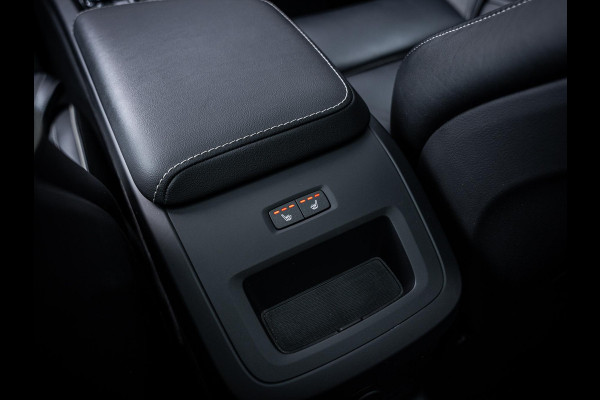 Volvo XC60 2.0 T6 Plug-in hybrid AWD Plus Dark - Long Range l Pano l Trekhaak l 360cam