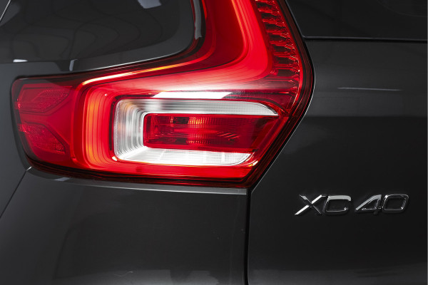 Volvo XC40 2.0 T4 190 PK Inscription Orig. NL | S/K-Panodak | Dig. Cockpit | Cruise | Winterpakket | Camera | NAV+App. Connect | ECC | Elek. Klep | Trekhaak | LM 19" |