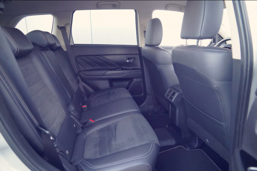 Mitsubishi Outlander 2.4 PHEV Pure+ / 18 Inch / 119dkm NAP / Carplay / Camera / NL-Auto