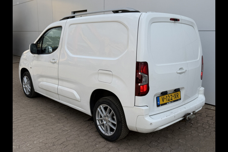 Opel Combo 1.5D 130PK Automaat L1 Climate Control Cruise Control Carplay Parkeersensoren Achter Trekhaak Camera