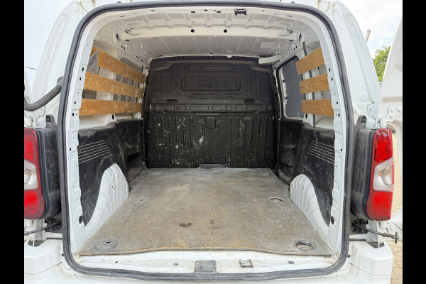 Opel Combo 1.5D 130PK Automaat L1 Climate Control Cruise Control Carplay Parkeersensoren Achter Trekhaak Camera