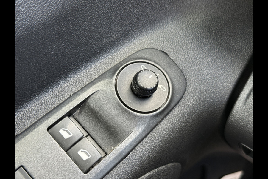 Opel Combo 1.5D 130PK Automaat L1 Climate Control Cruise Control Carplay Parkeersensoren Achter Trekhaak Camera