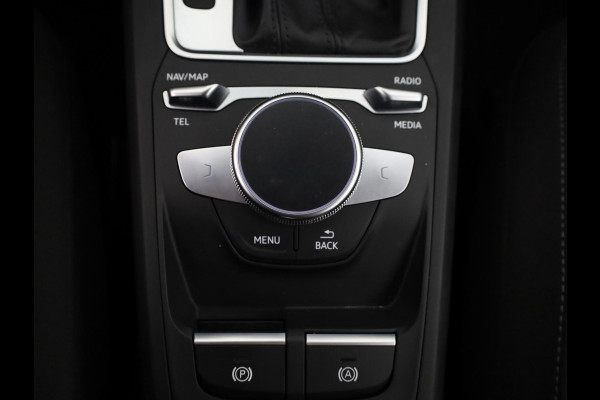 Audi Q2 35 TFSI Business Edition 150pk | Climatronic | Apple Carplay/Android Auto | Cuise control | LED koplampen | Lichtmetalen velgen 17" | Navigatiesysteem full map
