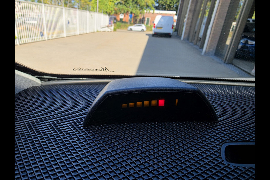Mercedes-Benz eVito eVito 112 L2 Business Solution 60 kWh Achteruitrijcamera Airco  Stoelverwarming