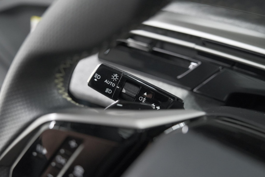 Peugeot 5008 1.2 Hybrid 145 GT 7p | Adaptieve Cruise Control | Camera | Elektrische Kofferklep | Stoelverwarming