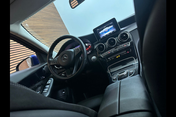 Mercedes-Benz C-Klasse Estate C200 Estate Avantgarde Automaat | LED|Trekhaak|Stoelverwarming|Navi|Camera|Elektrische Achterklep
