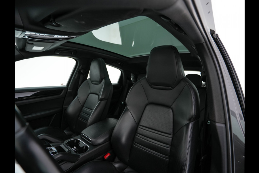 Porsche Cayenne Coupé 3.0 E-Hybrid AWD (Plug-in) {SoH-94%} (INCL-BTW) Aut. *PANO | LEATHER | FULL-LED | SPORT-CHRONO | TOPVIEW | ADAPTIVE-CRUISE | BOSE-AUDIO | DAB+ | NAVI-FULLMAP | SPORTSEATS | SHIFTPADDLES | KEYLESS | ECC | PDC | 20"AL