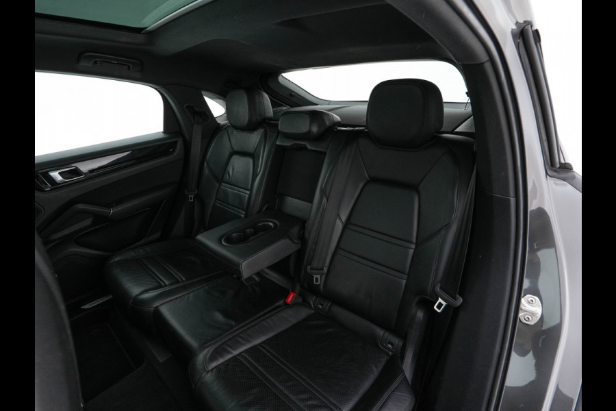 Porsche Cayenne Coupé 3.0 E-Hybrid AWD (Plug-in) {SoH-94%} (INCL-BTW) Aut. *PANO | LEATHER | FULL-LED | SPORT-CHRONO | TOPVIEW | ADAPTIVE-CRUISE | BOSE-AUDIO | DAB+ | NAVI-FULLMAP | SPORTSEATS | SHIFTPADDLES | KEYLESS | ECC | PDC | 20"AL